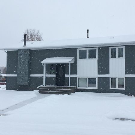 옐로나이프 Polar Nights B&B 외부 사진