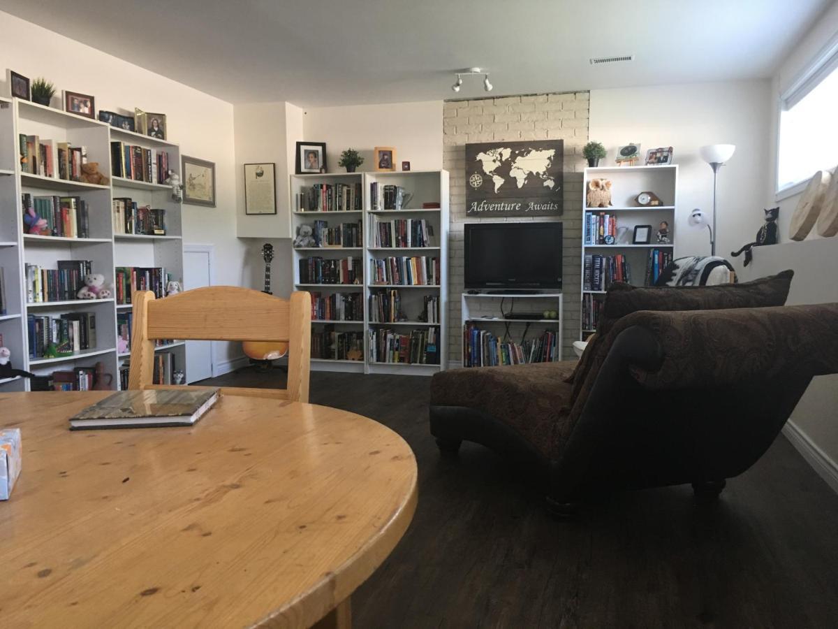 옐로나이프 Polar Nights B&B 외부 사진