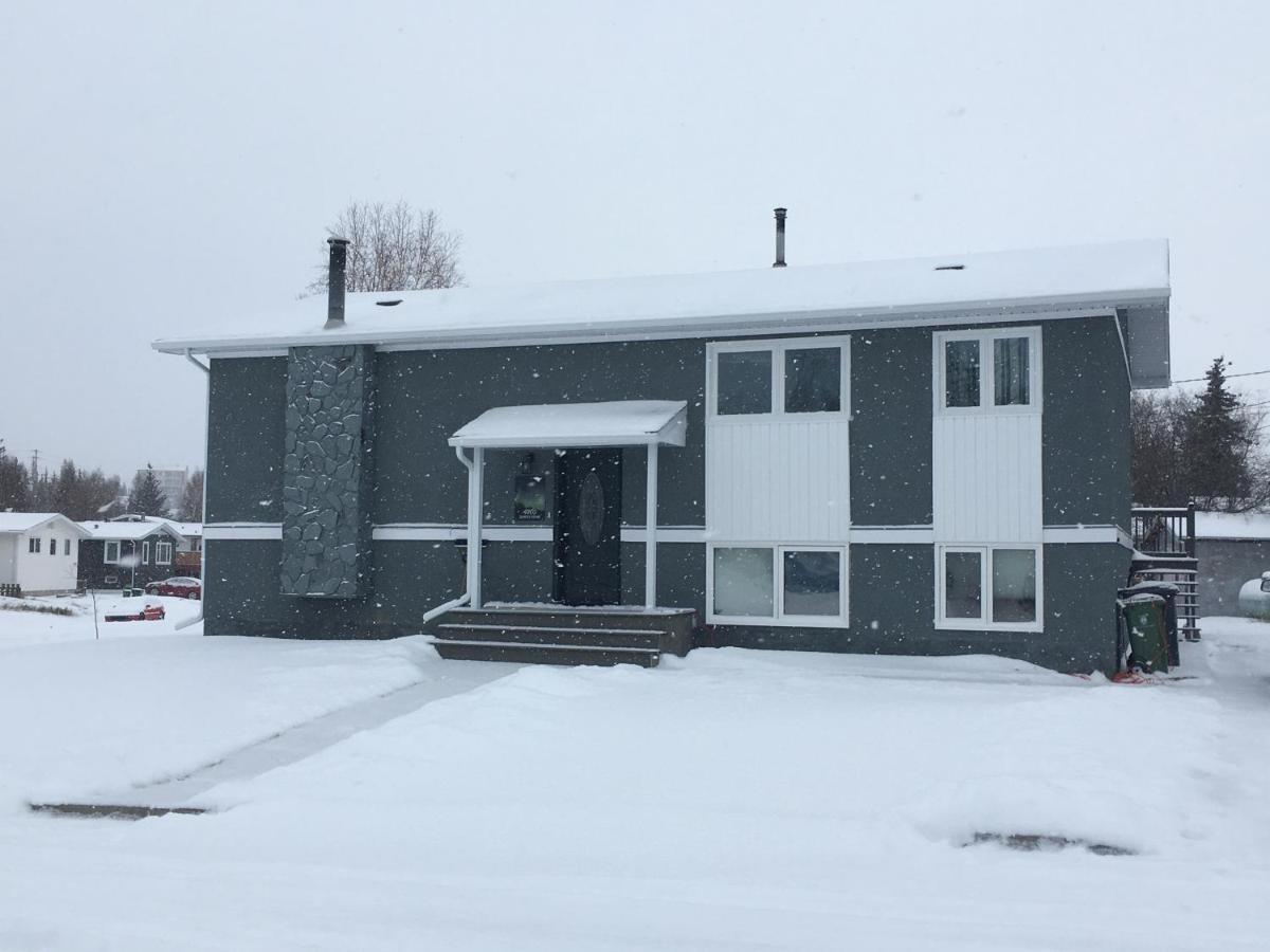 옐로나이프 Polar Nights B&B 외부 사진